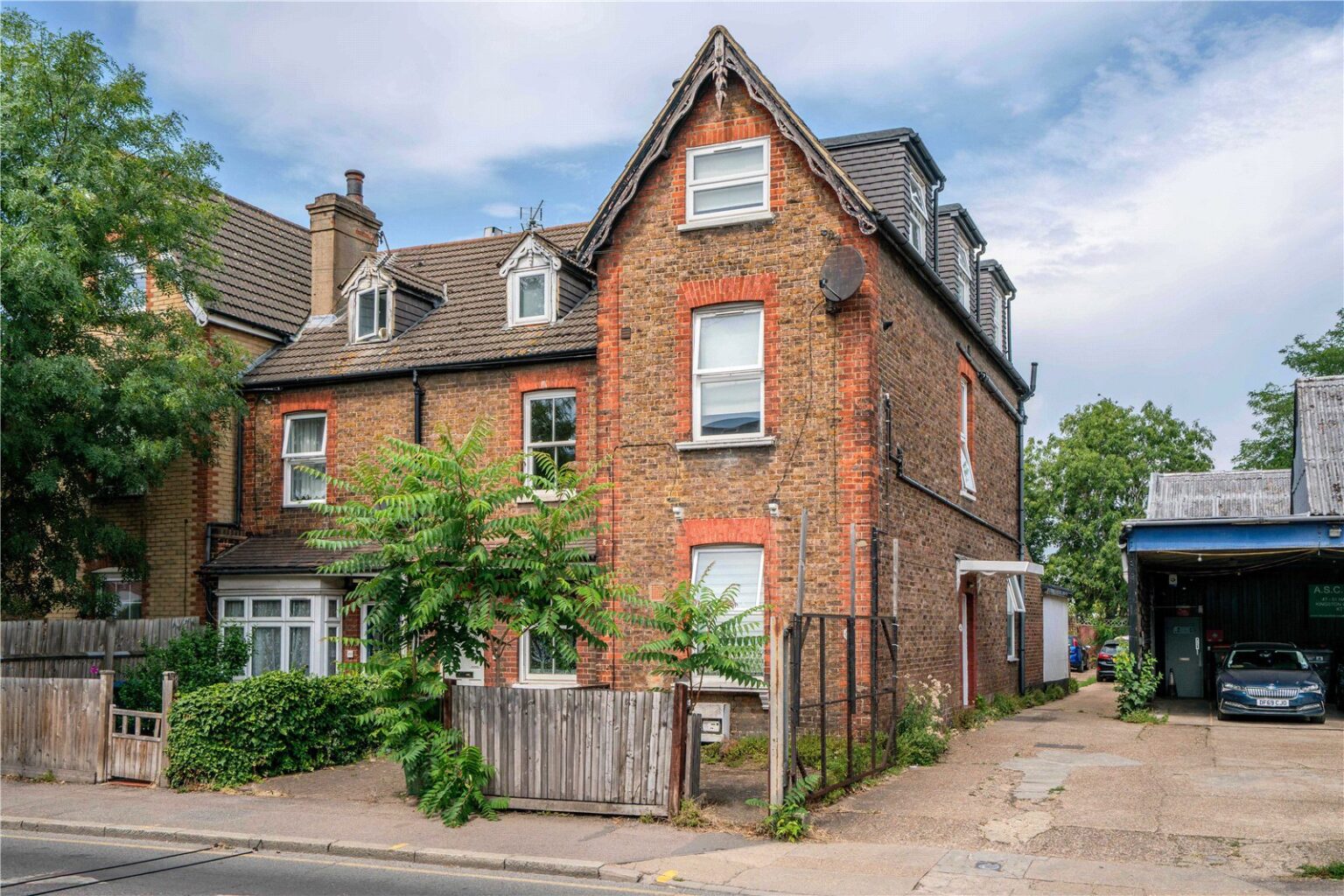 Hawks Road, Kingston upon Thames, KT1 gallery 1