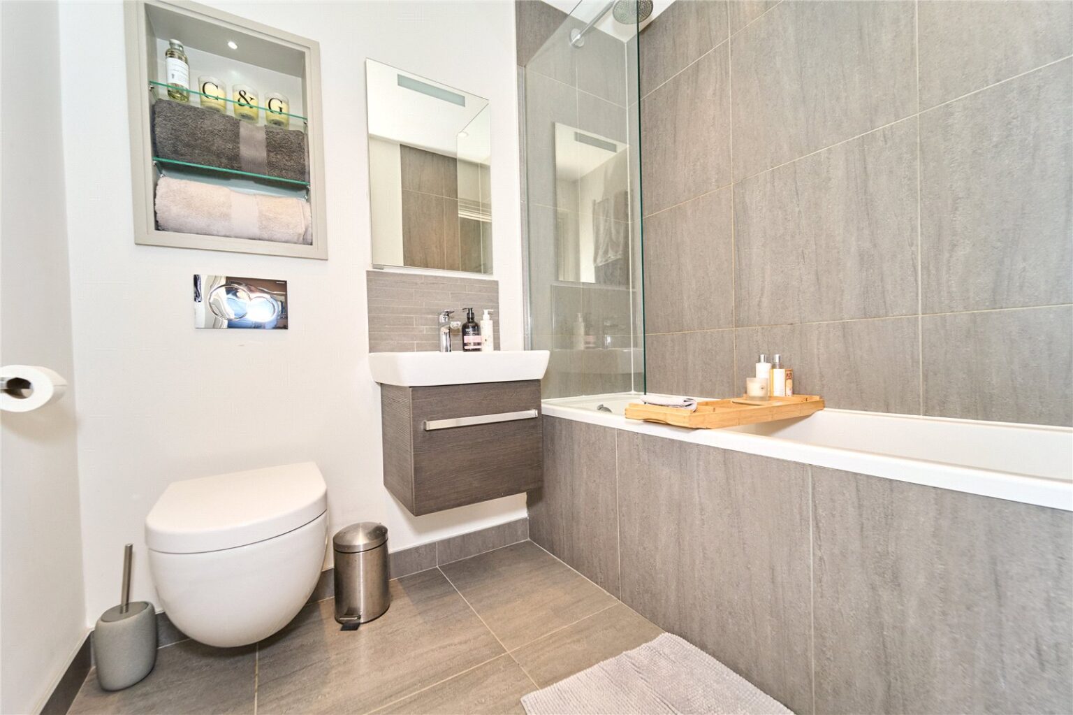 The Causeway, Teddington, TW11 gallery 7
