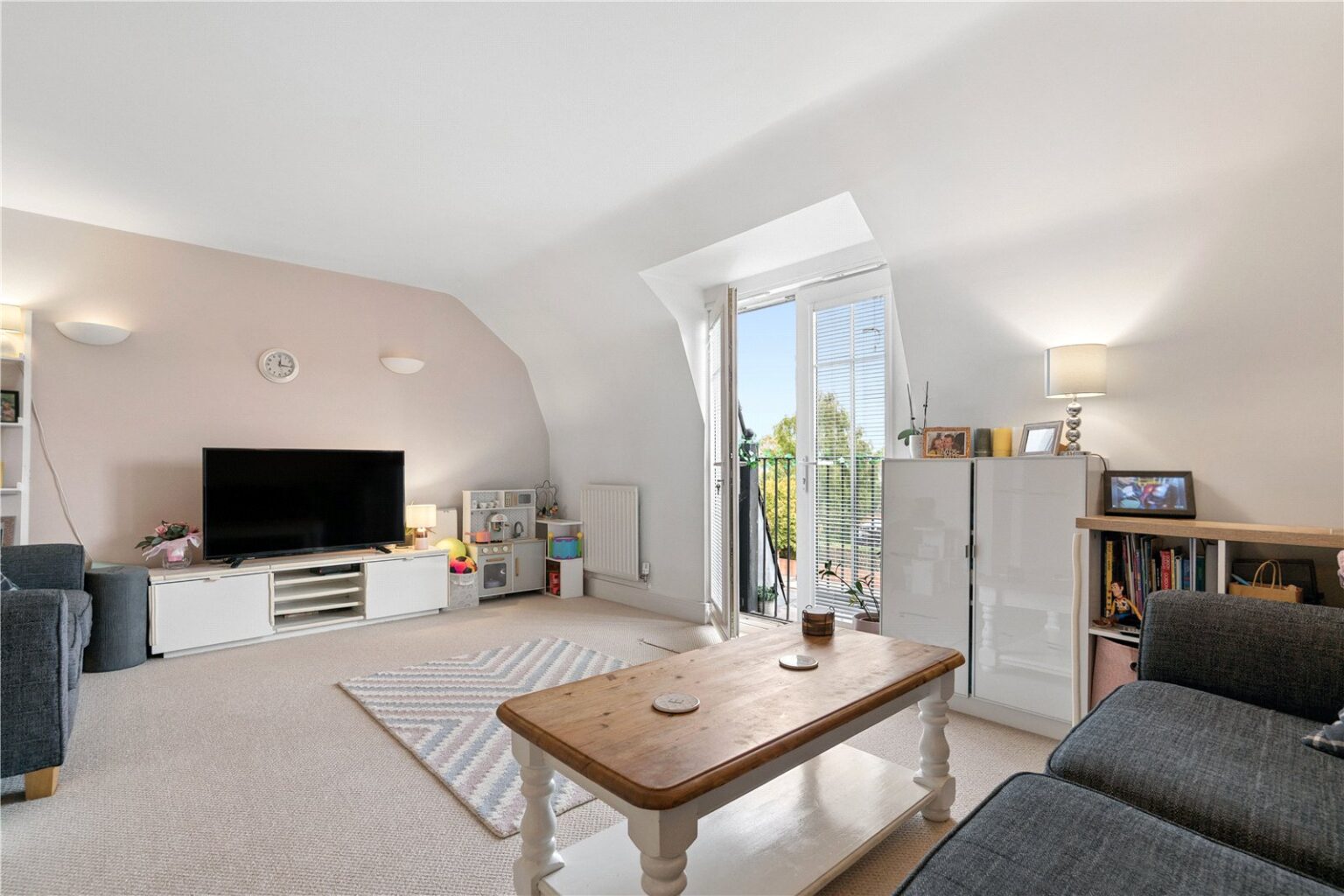 St. Marks Road, Teddington, TW11 gallery 2